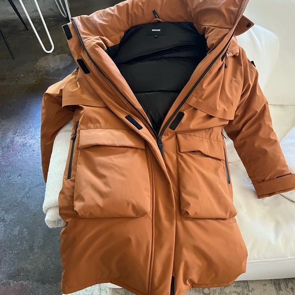 Mackage Kamryn Puffer in “cognac” (camel) MINT - Picture 4 of 5